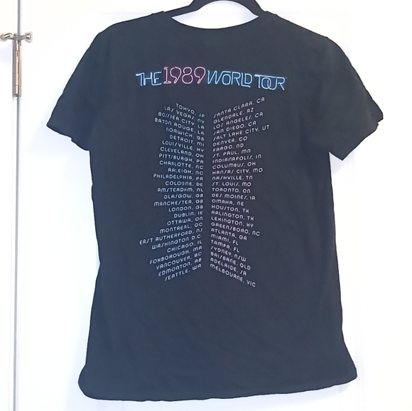 Taylor Swift 1989 World Tour T-shirt - Picture 5 of 6